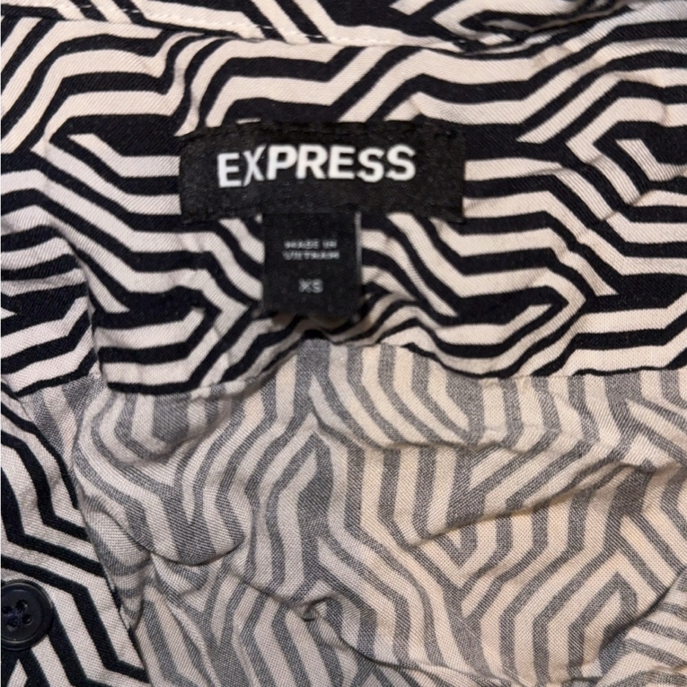 Men’s Express Geometric Rayon Patterned Button-Up - Picture 3 of 3